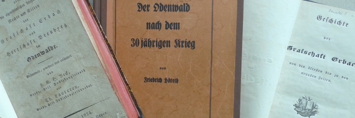 Titel von drei alten Büchern