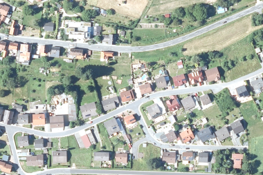 Satellitenansicht einer Gemeinde im Odenwaldkreis mit zahlreichen Baulücken
