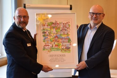 Kreisbrandinspektor Horst Friedrich mit Landrat Frank Matiaske