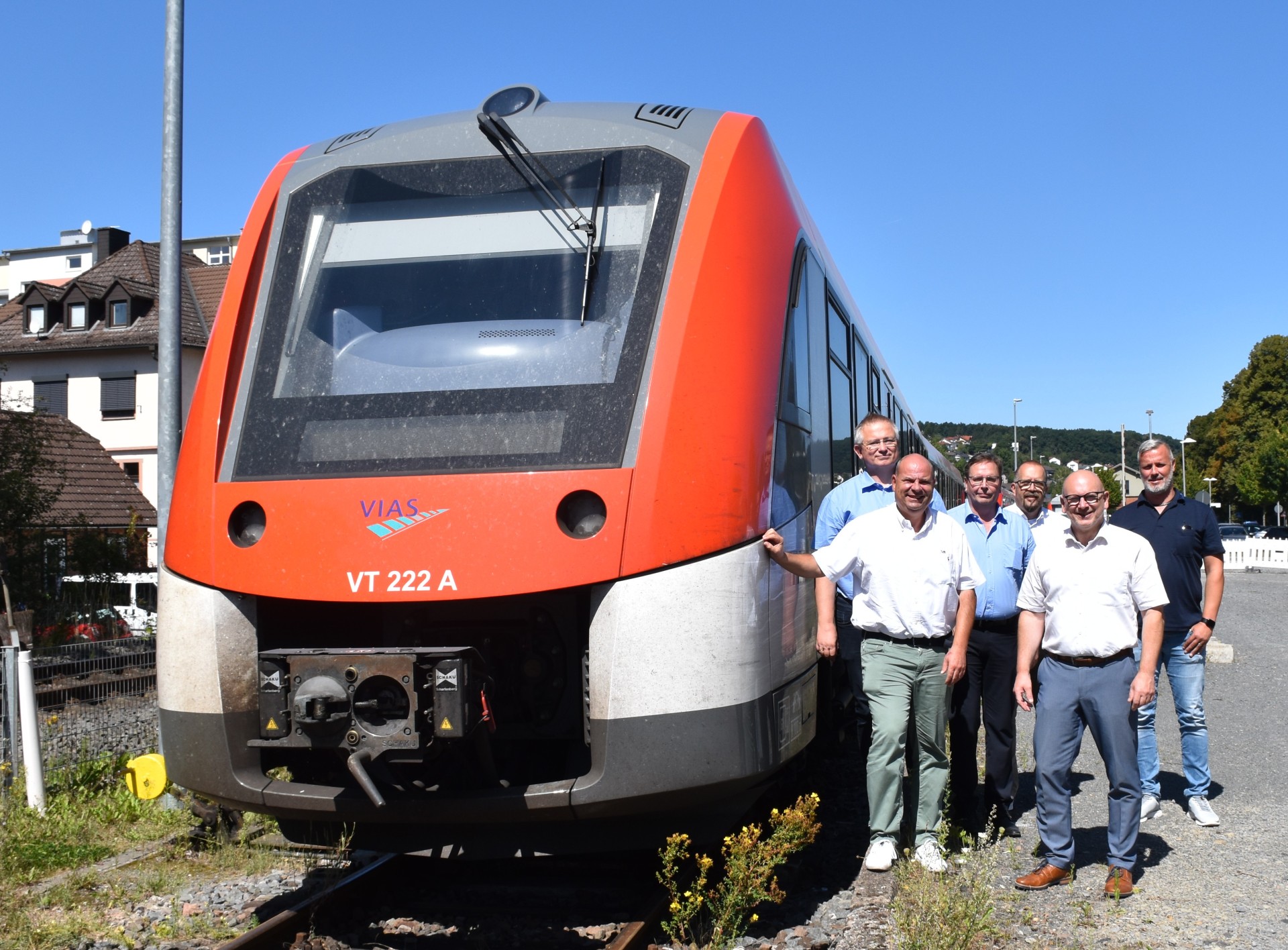 Foto Odenwaldbahn mit Landrat und Erstem Kreisbeigeordneten
