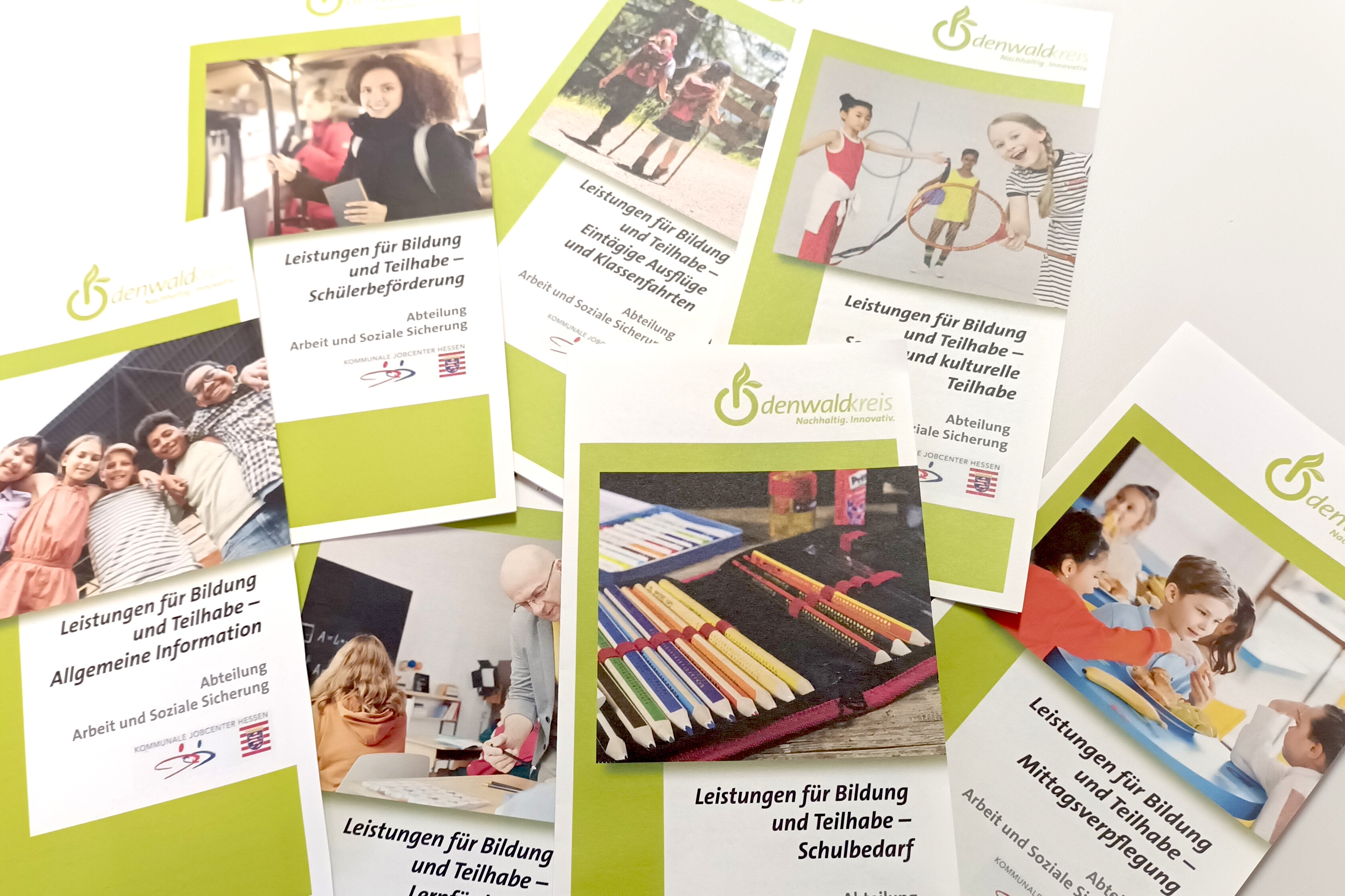 Foto von Flyern zum Bildungs- und Teilhabepaket