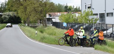 Das Foto zeigt die Querung des Radfernwegs R 9 über die L 3106 in Brensbach.