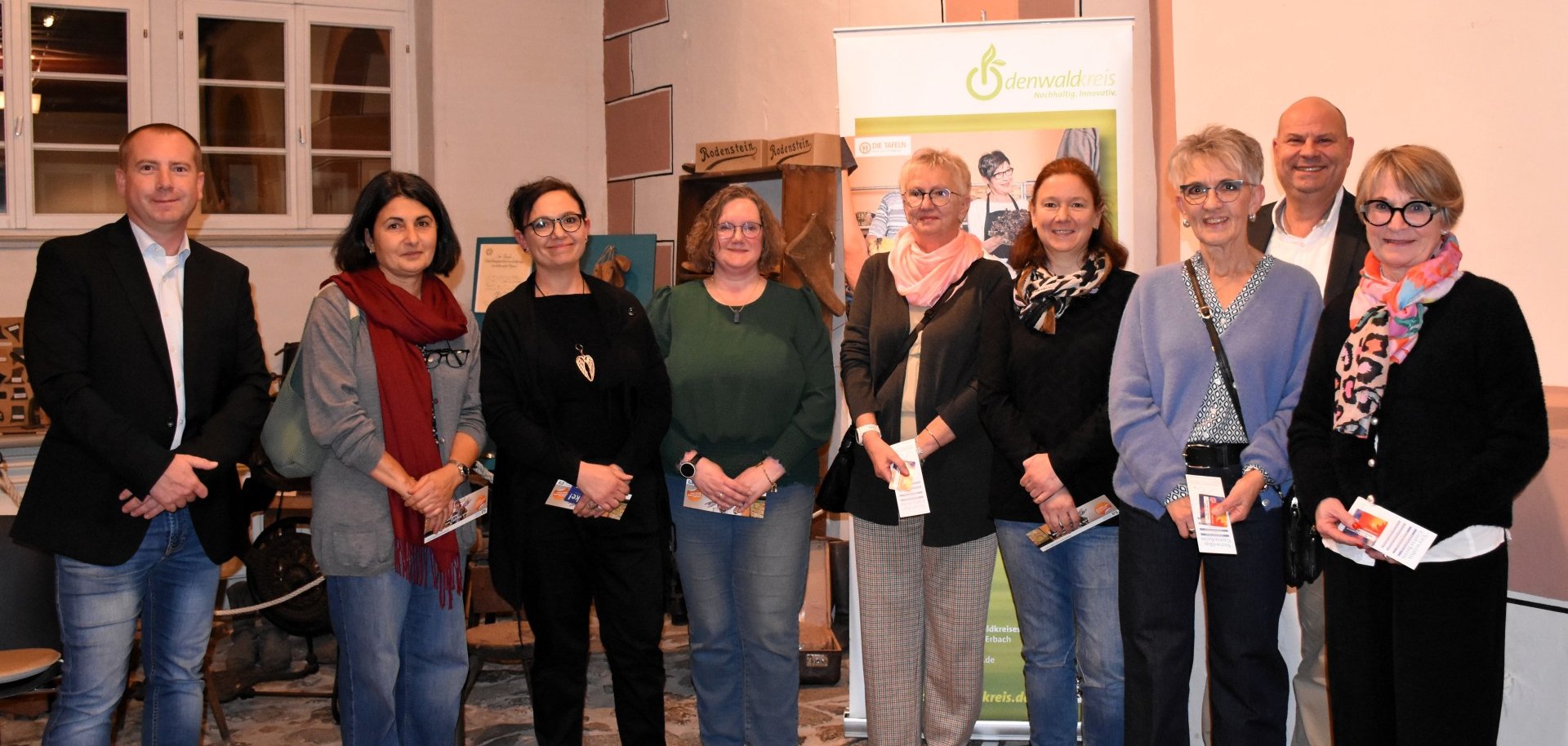 Das Foto zeigt Ehrenamtliche einer Hospiz-Gruppe bei der Ehrenamts-Card-Verleihung.