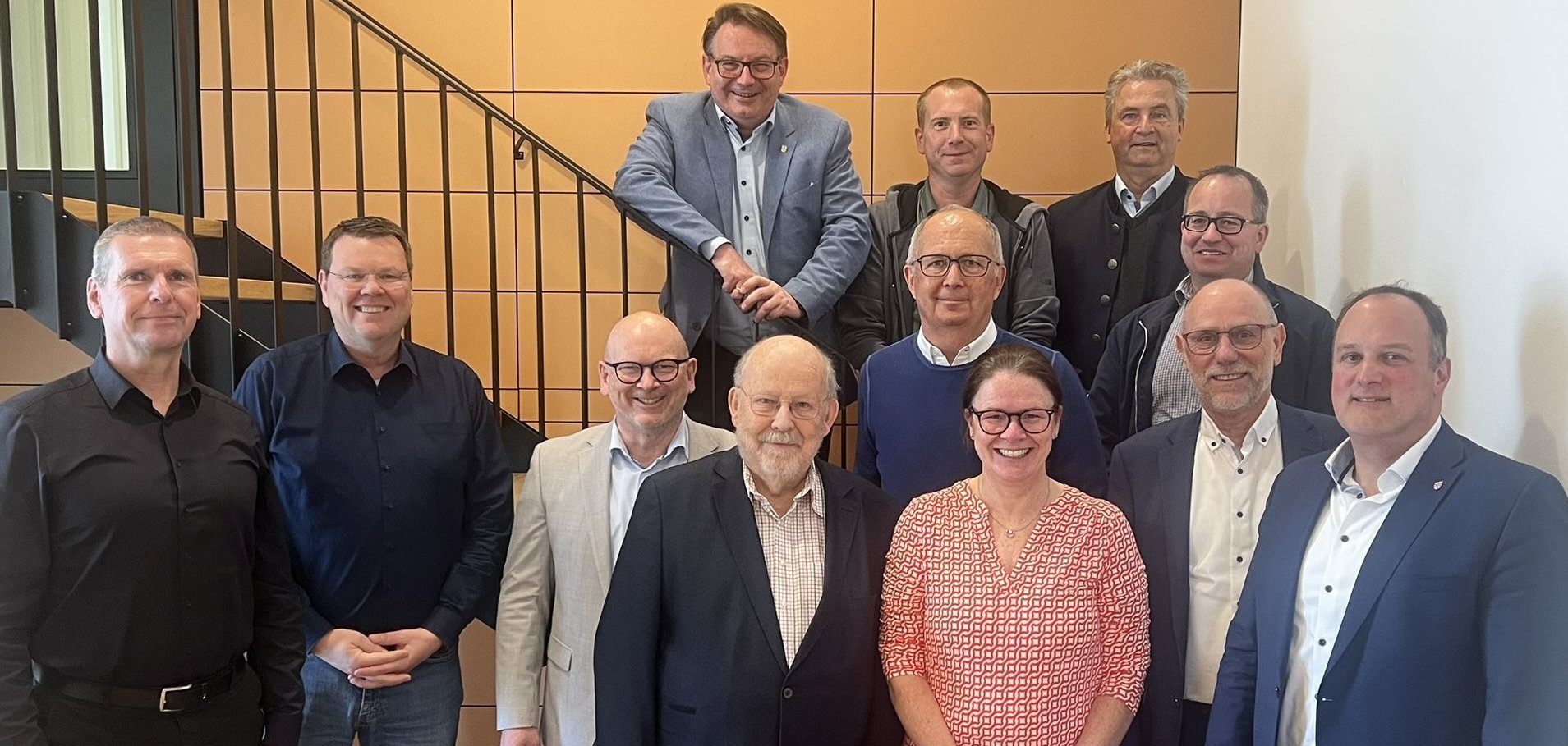 Das Foto zeigt die Mitglieder der Bürgermeisterkreisversammlung mit Landrat Matiaske.