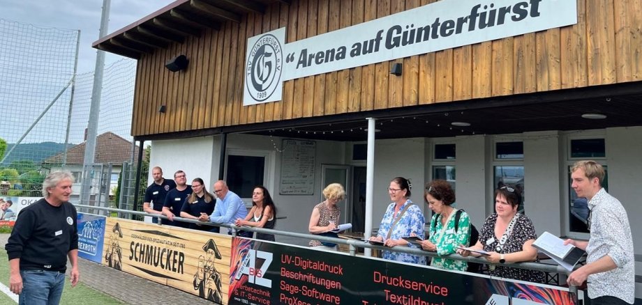 Bewertungskommission in Günterfürst bei vergangenem Dorf-Wettbewerb