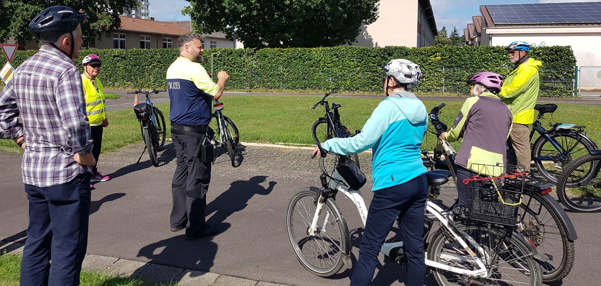 Fahr-Sicherheitstraining für Senioren auf dem Gelände der Jugendverkehrsschule