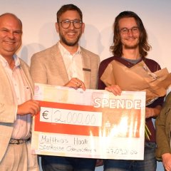 Foto Krimi-Preisverleihung 2024 - Link öffnet seitenüberlagerndes Dialog-Fenster